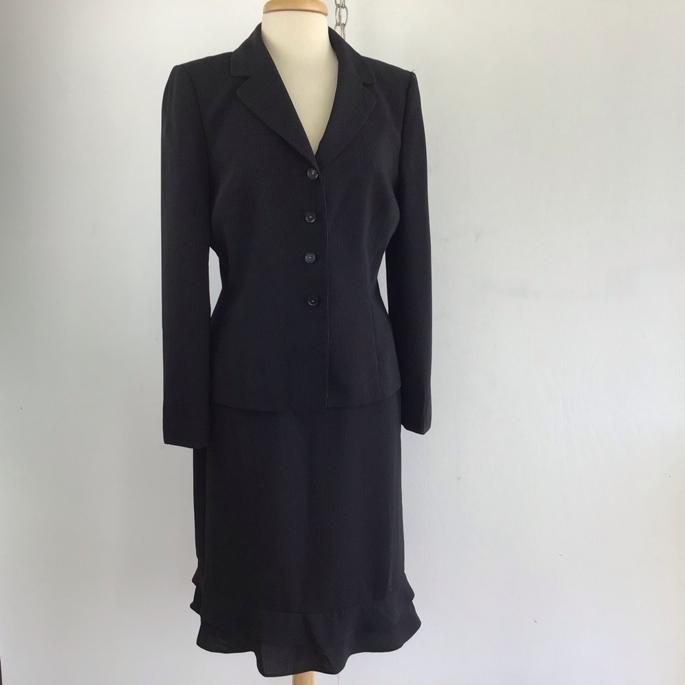 TAHARI ARTHUR S. LEVINE Pinstripe effect Skirt Suit with Ruffle Bottom size 12